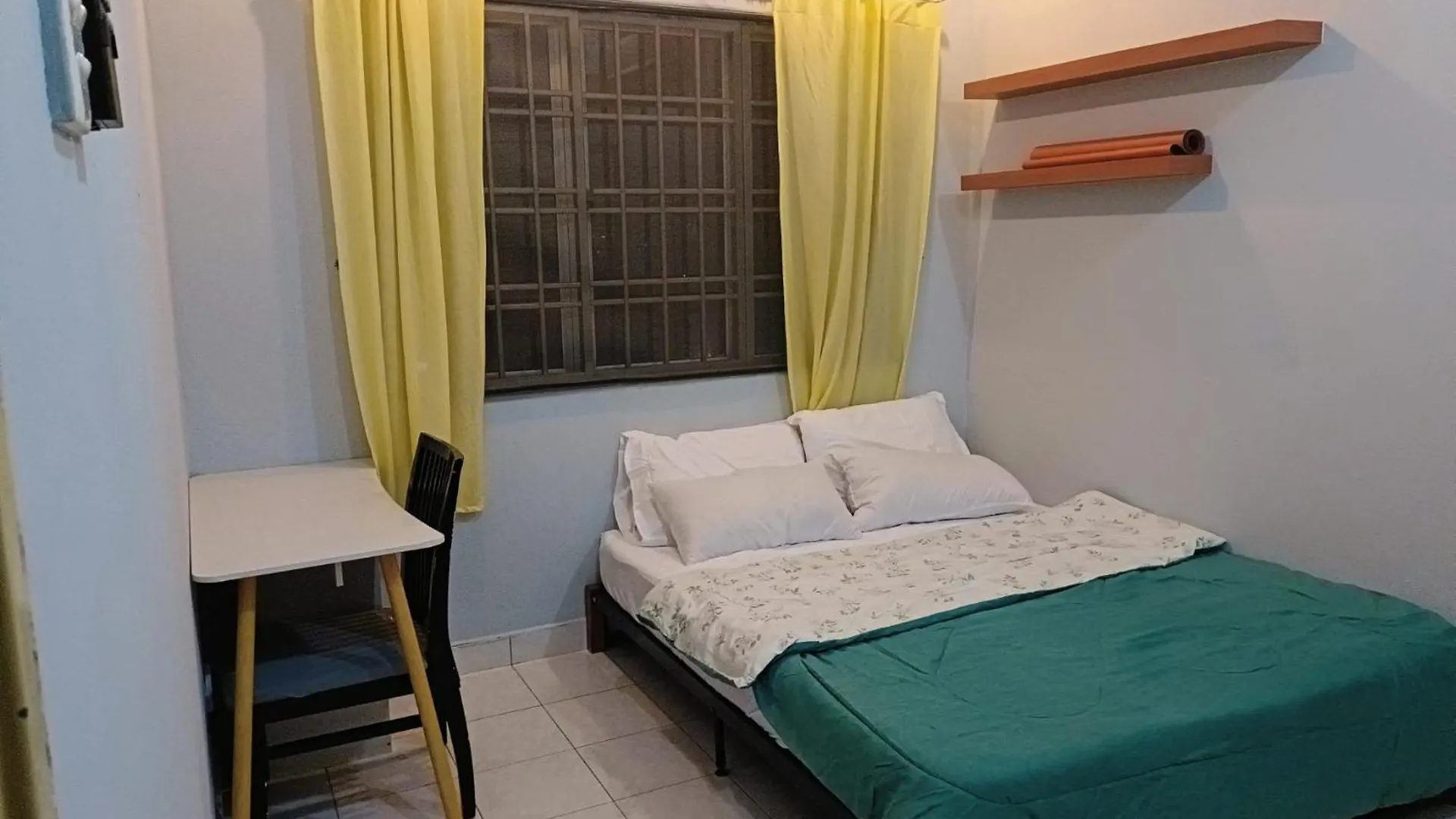 Furry Companion Stay At Larkin Johor Bahru Habitación en casa particular
